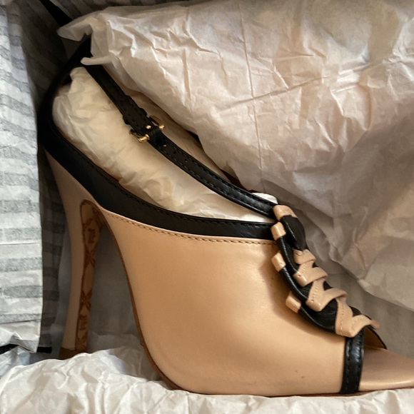 NIB L.A.M.B. Gwen Stefani Leather peep toe heels 10M Gorgeous! - Picture 11 of 16